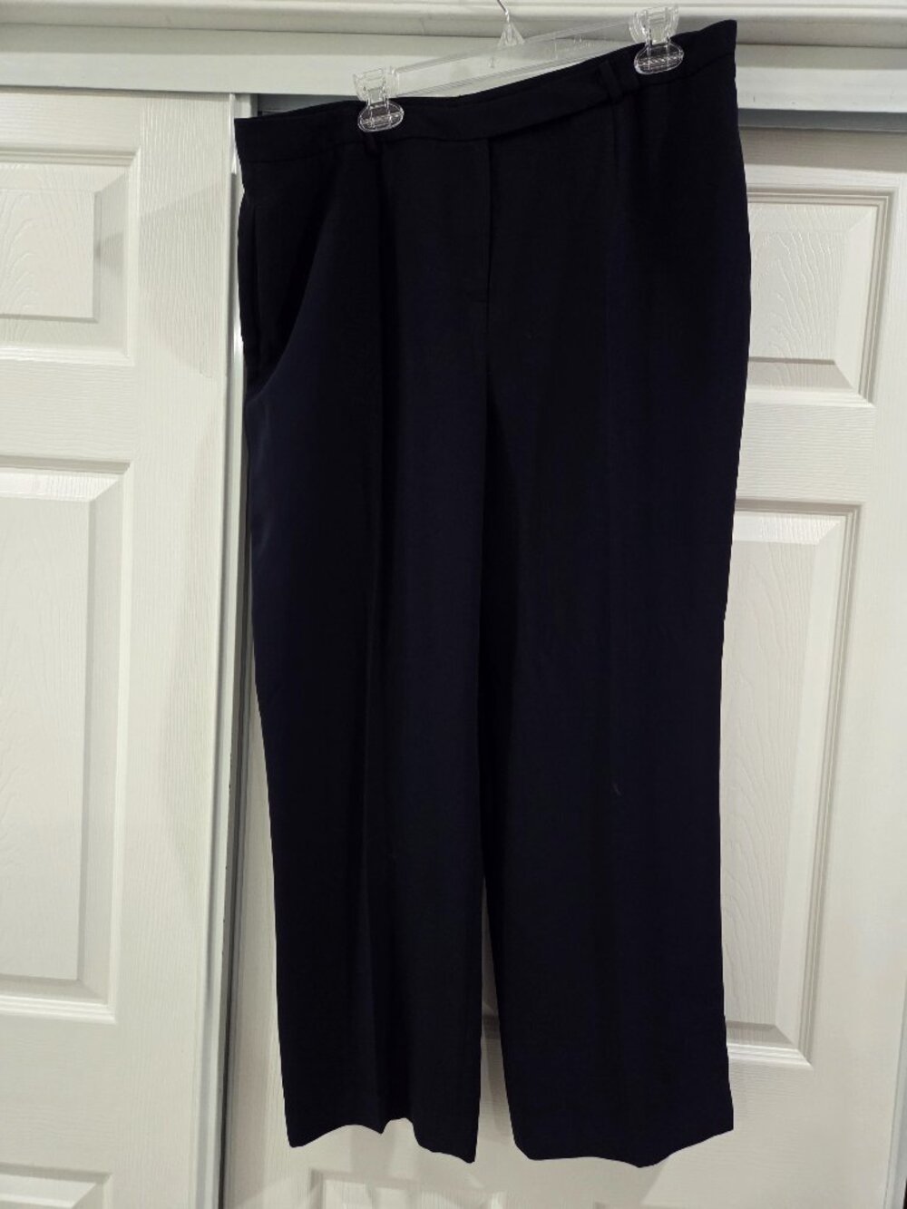 Jones wear Essentials dress pants
